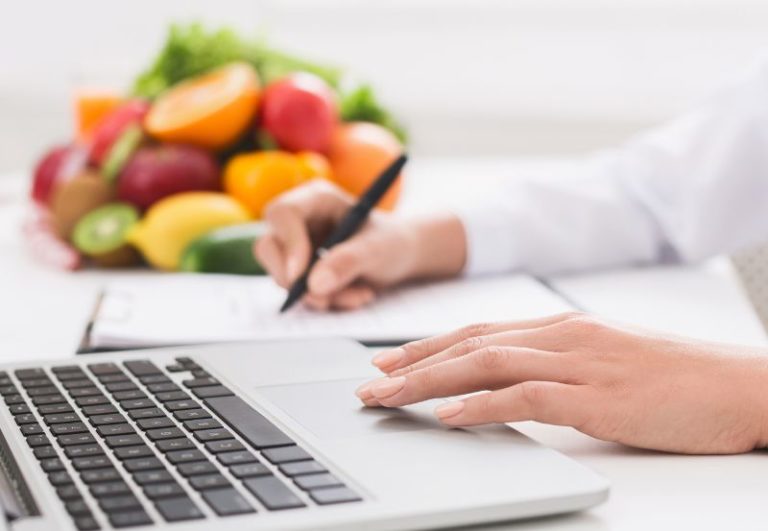 How to Become a Certified Nutritionist